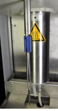 Cryo Tweezer Plunge Clamp Feature